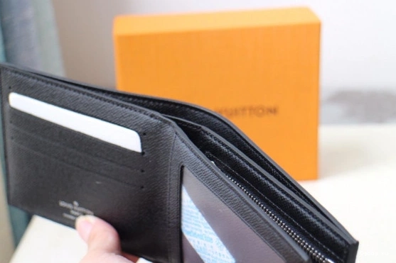 VUITTON LOUIS AMERIGO WALLET 0723